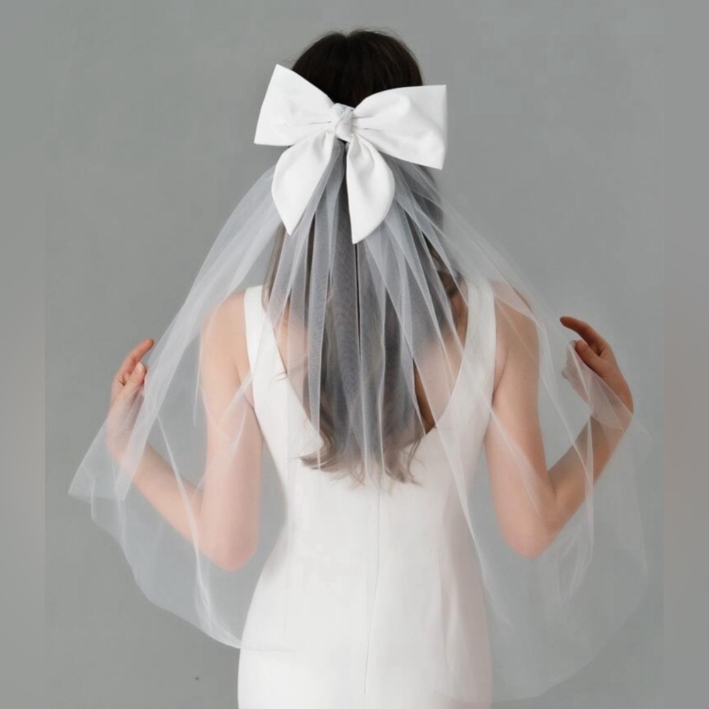White Bow Veil With Attached Clip 🔥🔥💕💕 New